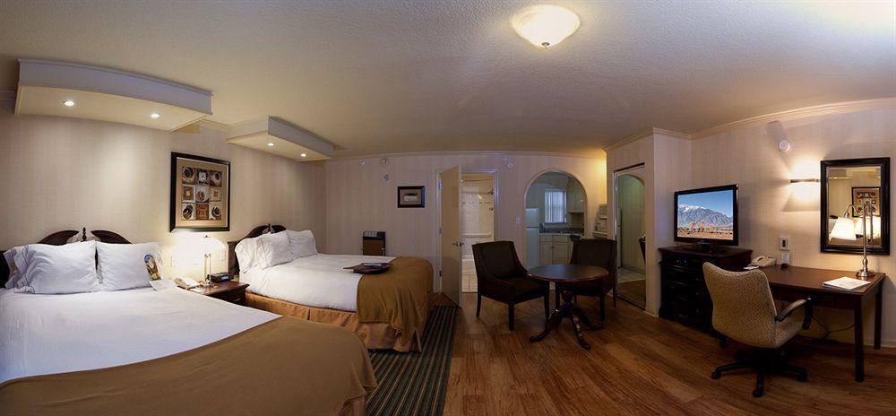 Hotel Strata Mountain View Ruang foto
